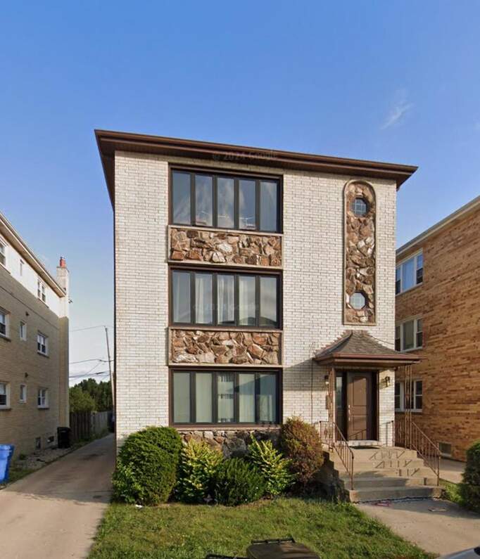 7854 W Cahill Terrace #1 property in Chicago