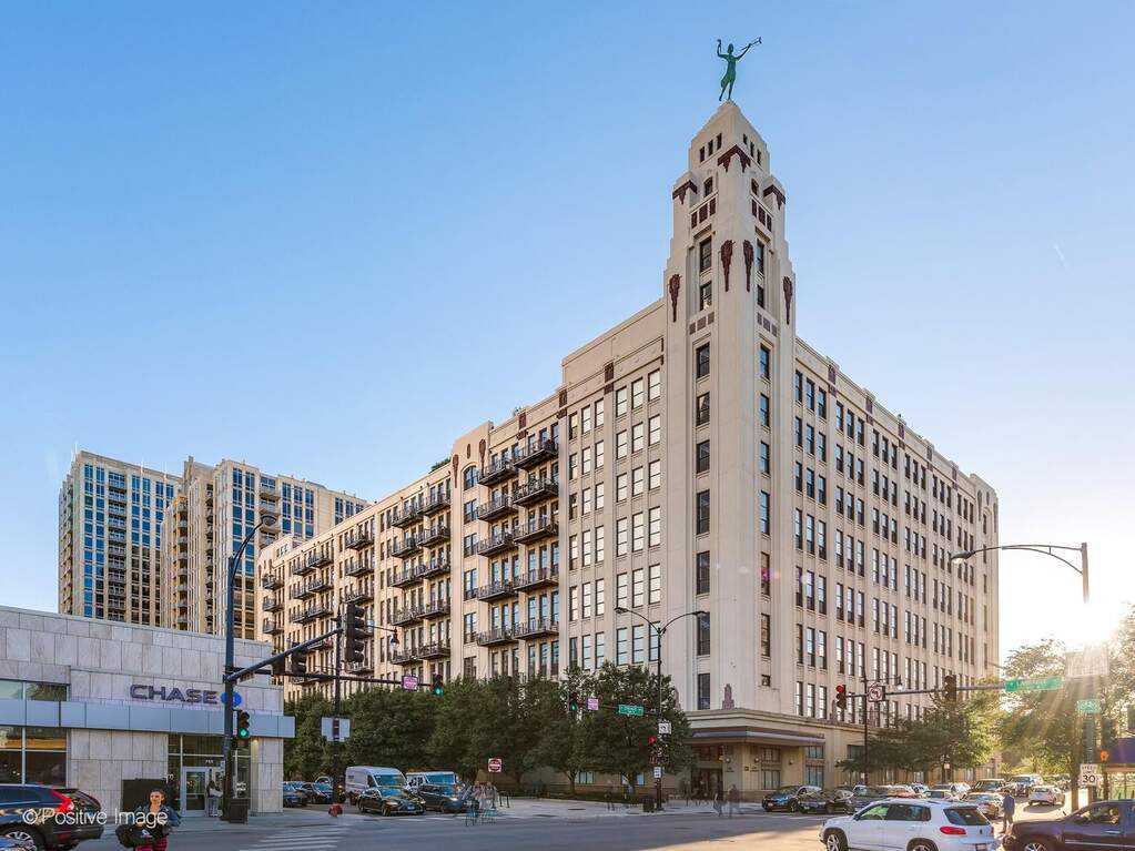 758 N Larrabee Street #221 property in Chicago
