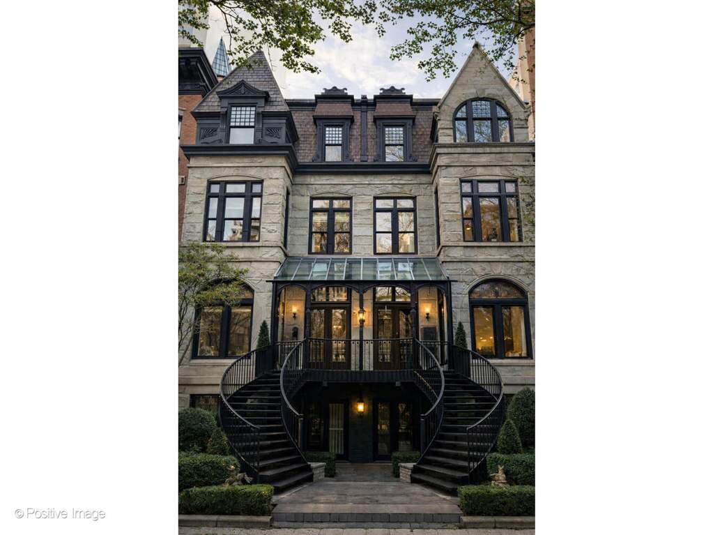 1520 N Dearborn Parkway property in Chicago