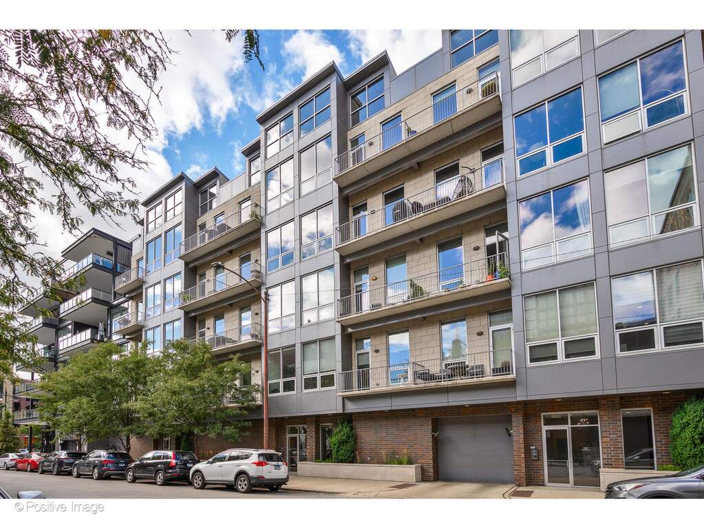 18 N Carpenter Street #PHN property in Chicago