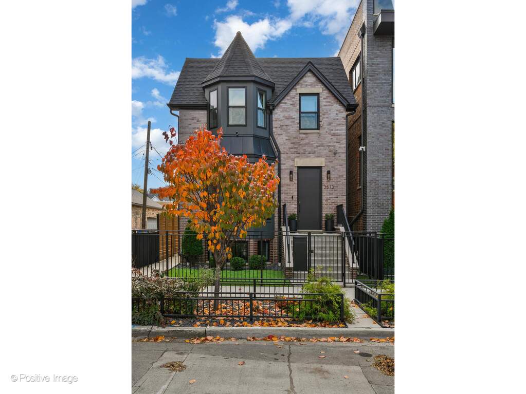 2313 W Montana Street property in Chicago