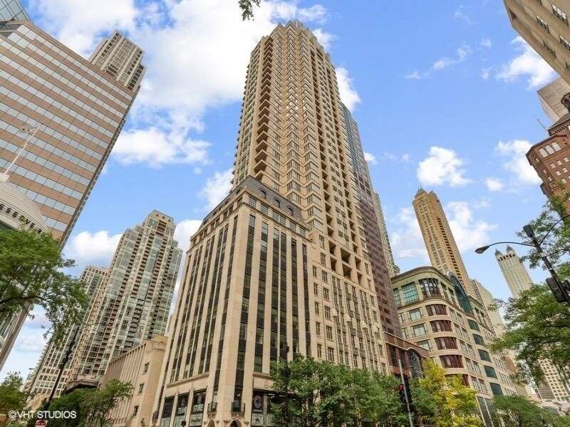 118 E Erie Street #19C property in Chicago