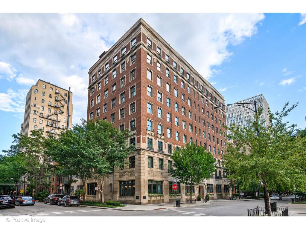 1255 N State Parkway #7F property in Chicago