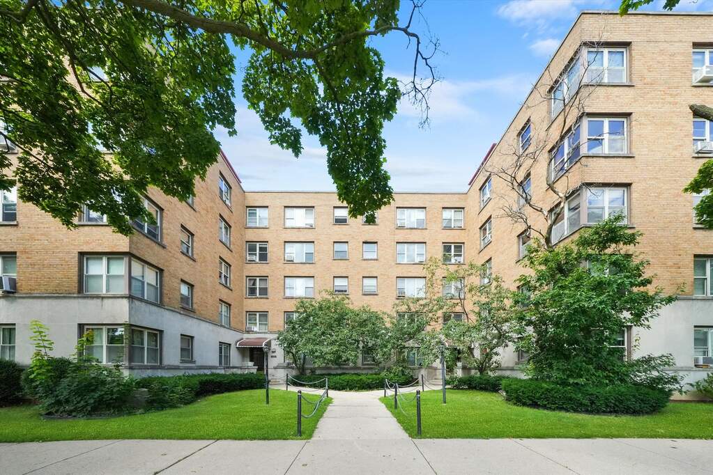 2610 W Balmoral Avenue #501 property in Chicago
