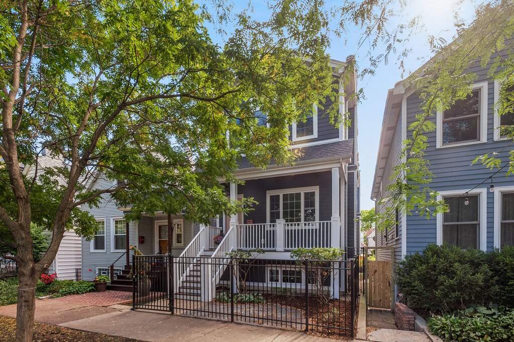2233 W Fletcher Street property in Chicago