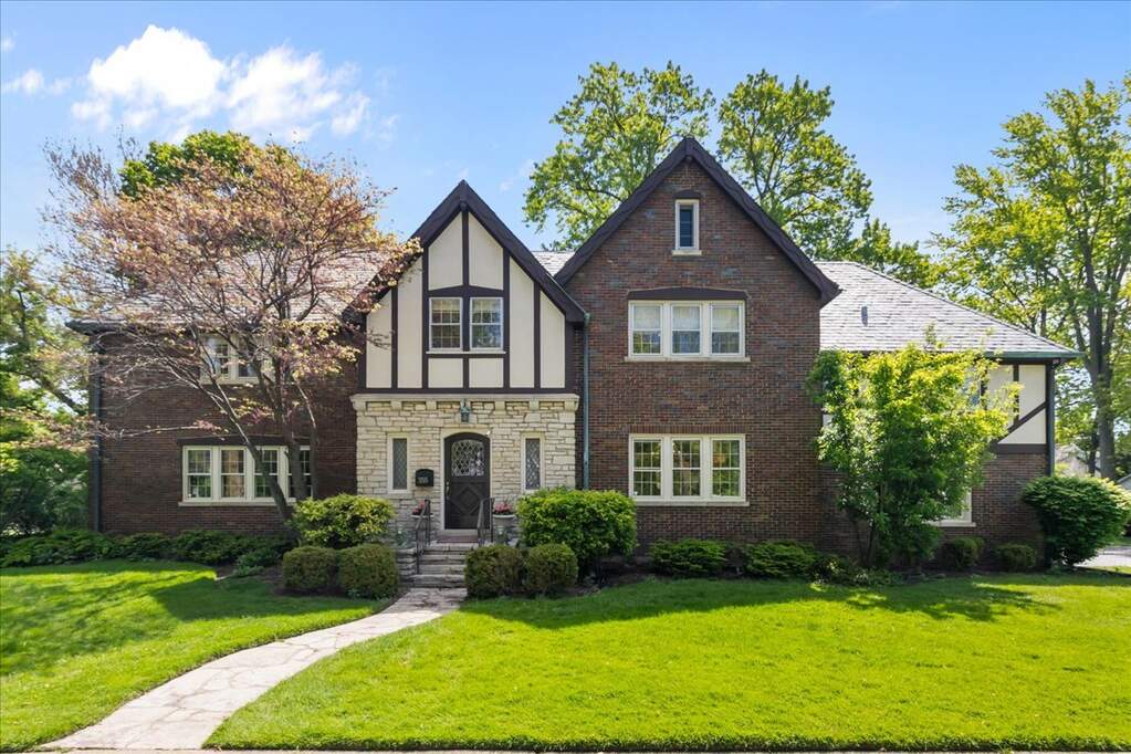355 Myrtle Street property in Winnetka