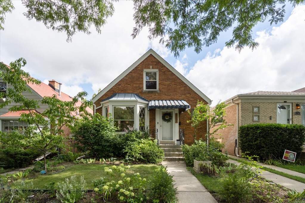6752 W Rascher Avenue property in Chicago