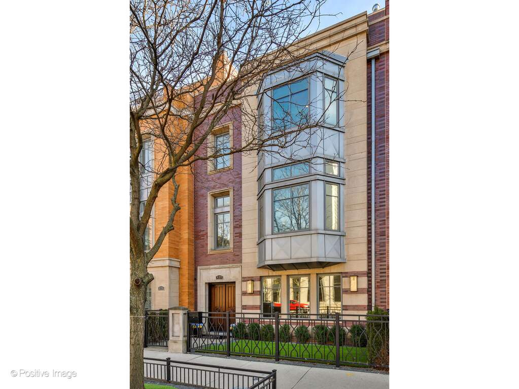 429 W Superior Street property in Chicago