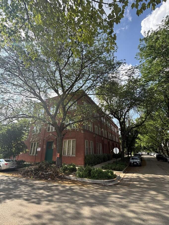 2510 N Wayne Avenue #203 property in Chicago
