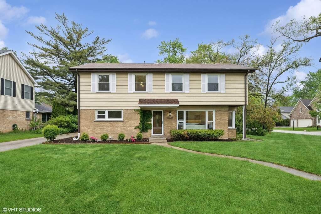 2272 Asbury Road property in Northbrook