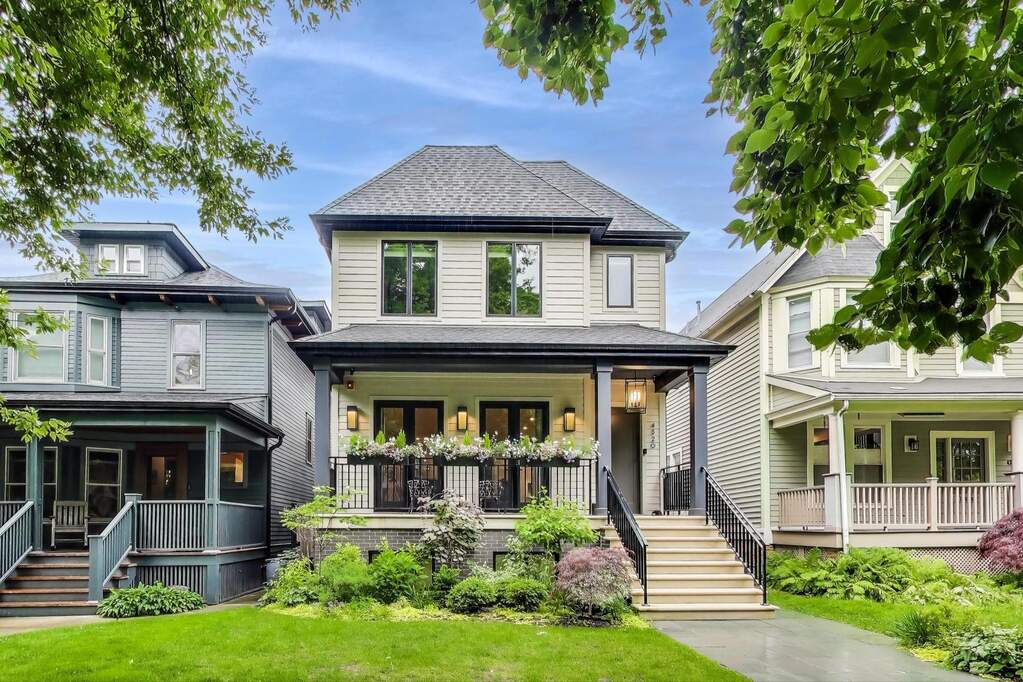 4320 N Winchester Avenue property in Chicago