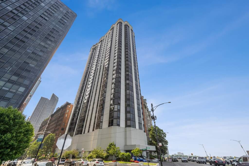990 N Lake Shore Drive #10A property in Chicago