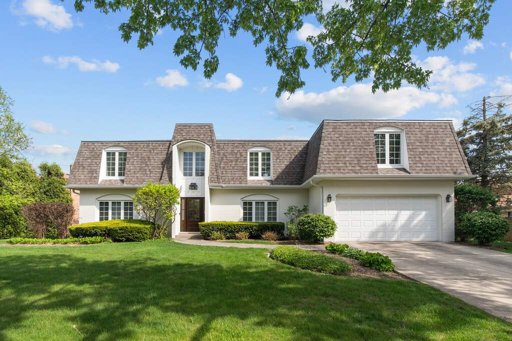 745 Constance Lane property in Deerfield
