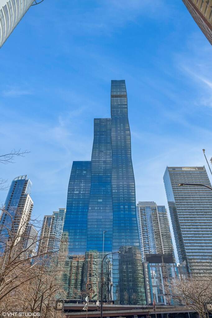 363 E Wacker Drive #3203 property in Chicago