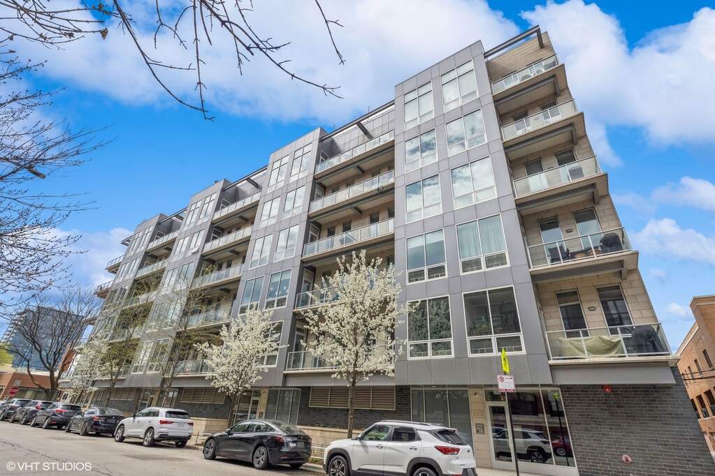 122 S Aberdeen Street #4S property in Chicago