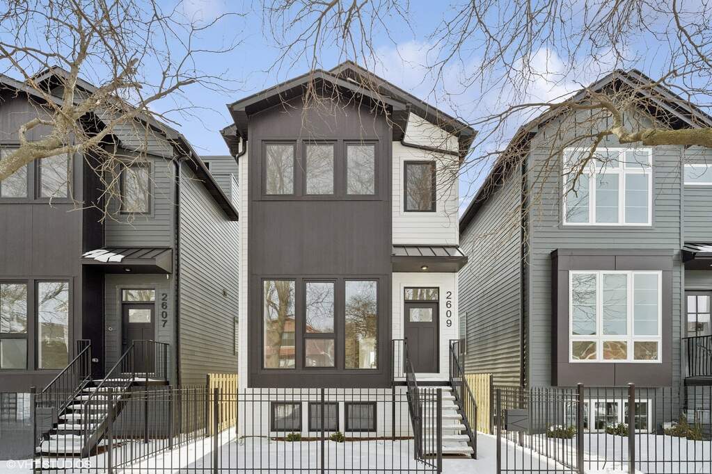 2609 W Carmen Avenue property in Chicago