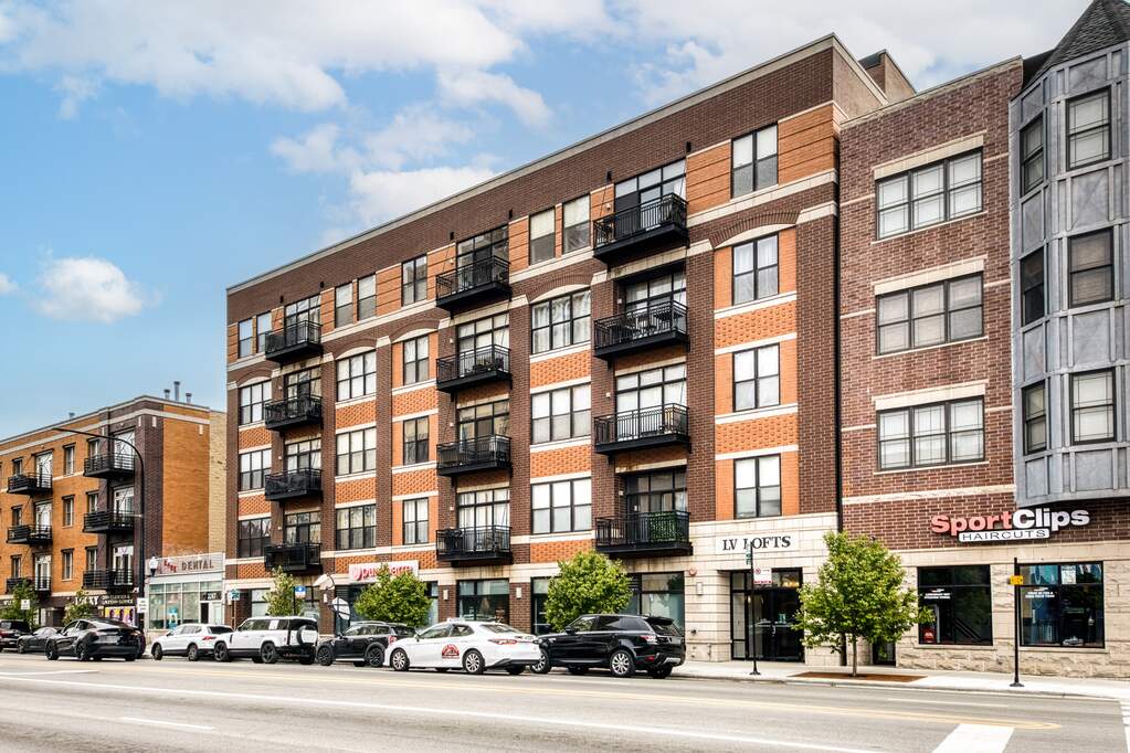 3245 N Ashland Avenue #4E property in Chicago