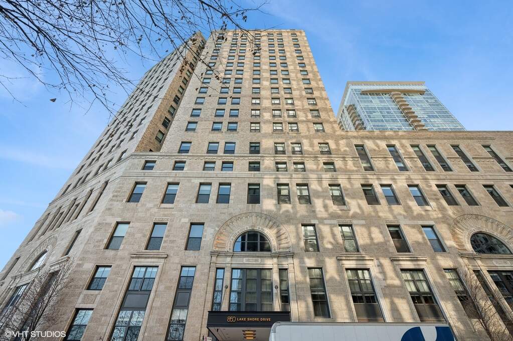 850 N Lake Shore Drive #409 property in Chicago