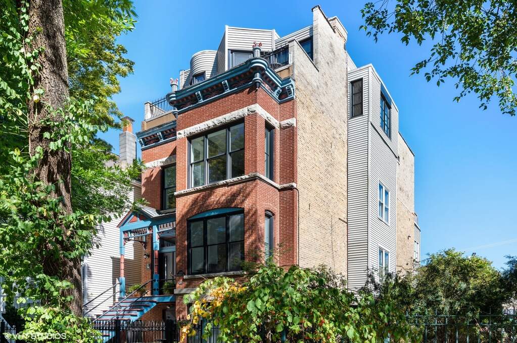 2633 N Magnolia Street #3 property in Chicago