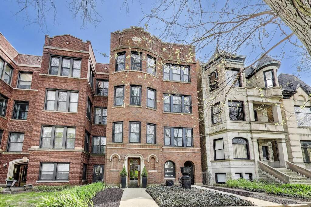 1451 W Warner Avenue #2 property in Chicago