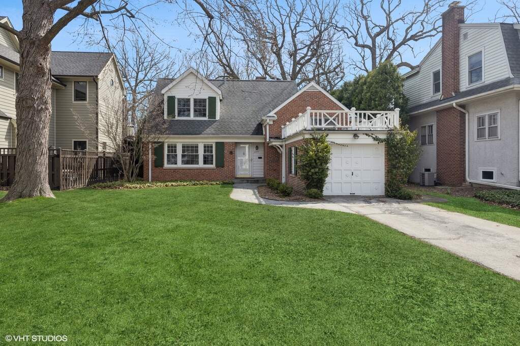 2725 Broadway Avenue property in Evanston