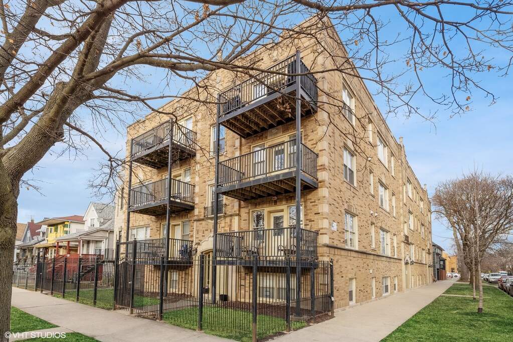 4201 N Lawndale Avenue #2 property in Chicago