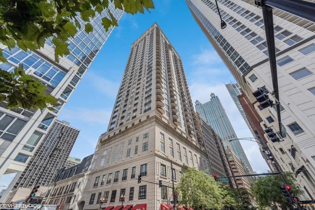 10 E Delaware Place #33B property in Chicago