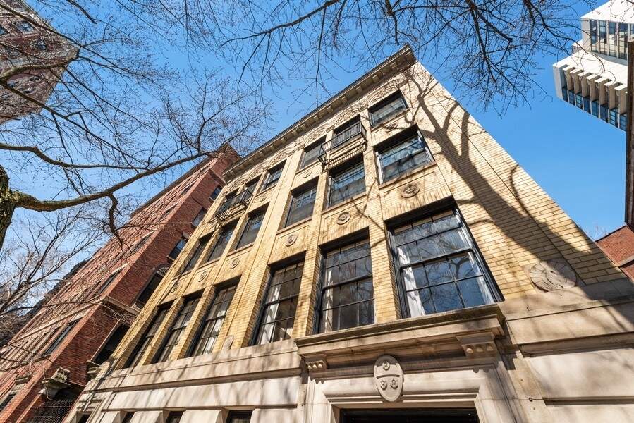 422 W Briar Place #4 property in Chicago