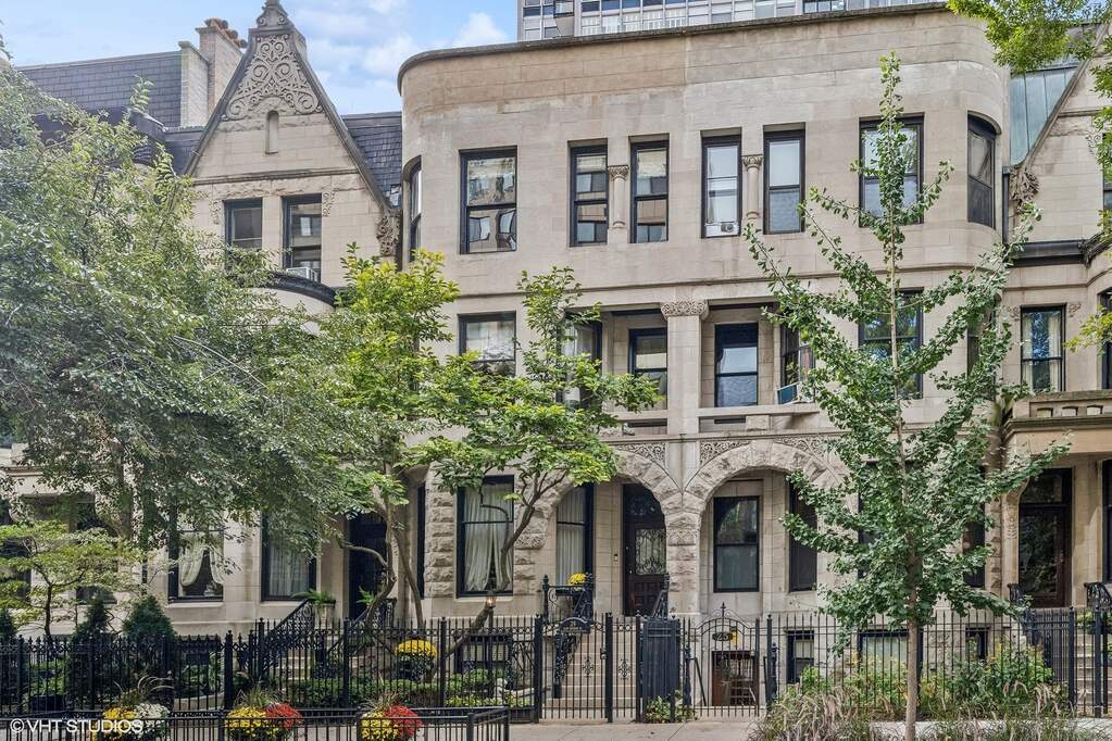 29 E Division Street property in Chicago