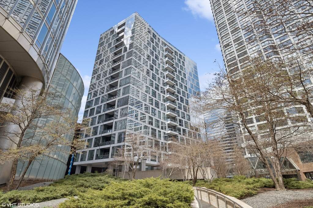 403 N Wabash Avenue #14A property in Chicago