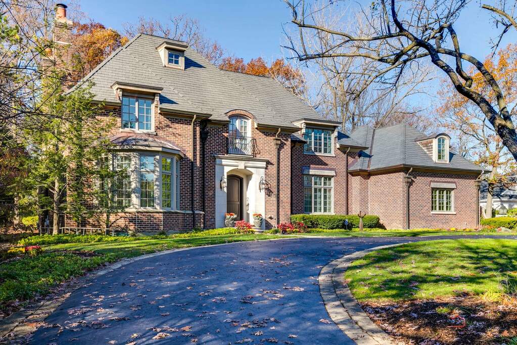 430 Circle Lane property in Lake Forest