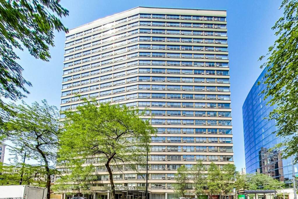 2930 N Sheridan Road #810 property in Chicago