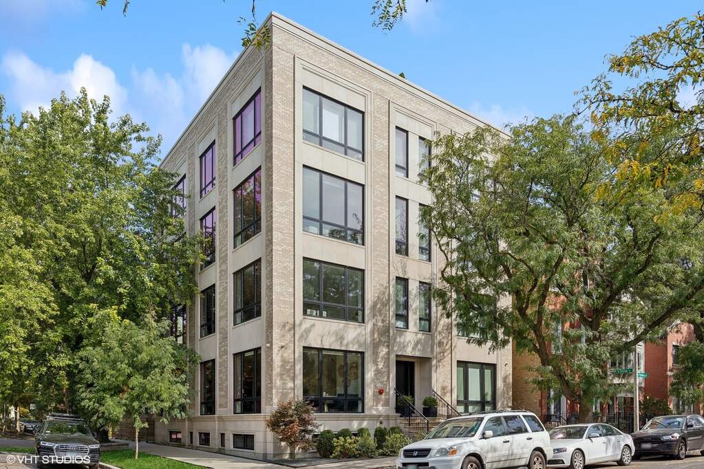 622 W Willow Street #1W property in Chicago