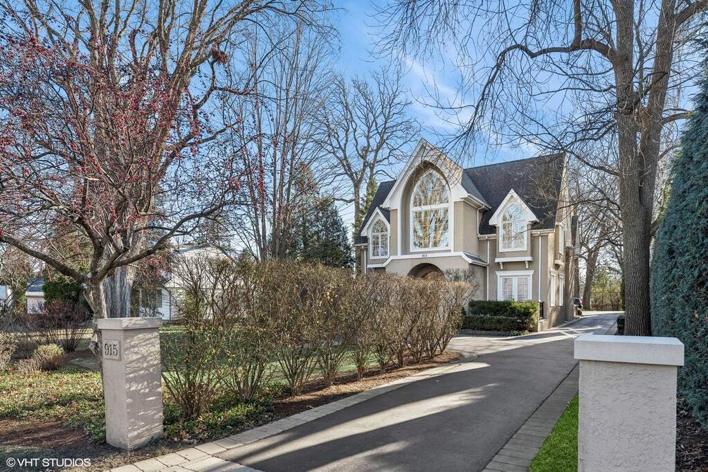 915 Shermer Road property in Northbrook