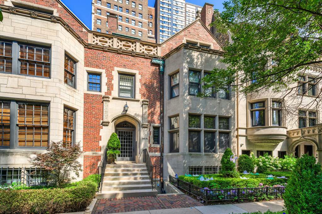 1451 N Astor Street property in Chicago