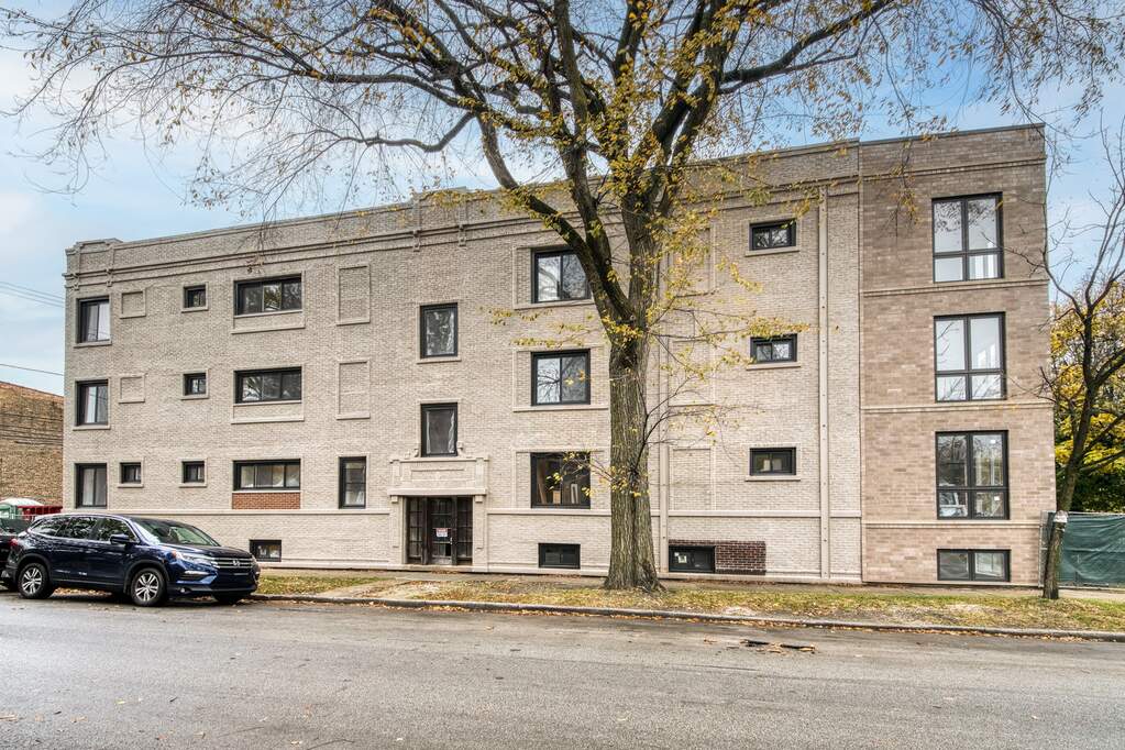 3607 N Bell Avenue #2S property in Chicago