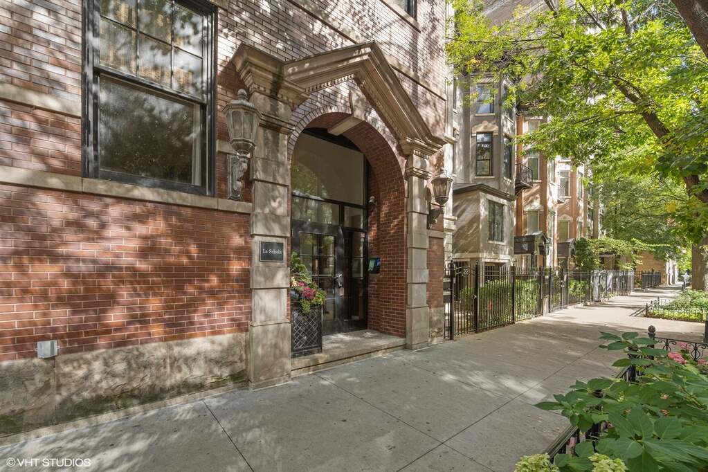 18 E Division Street #3 property in Chicago