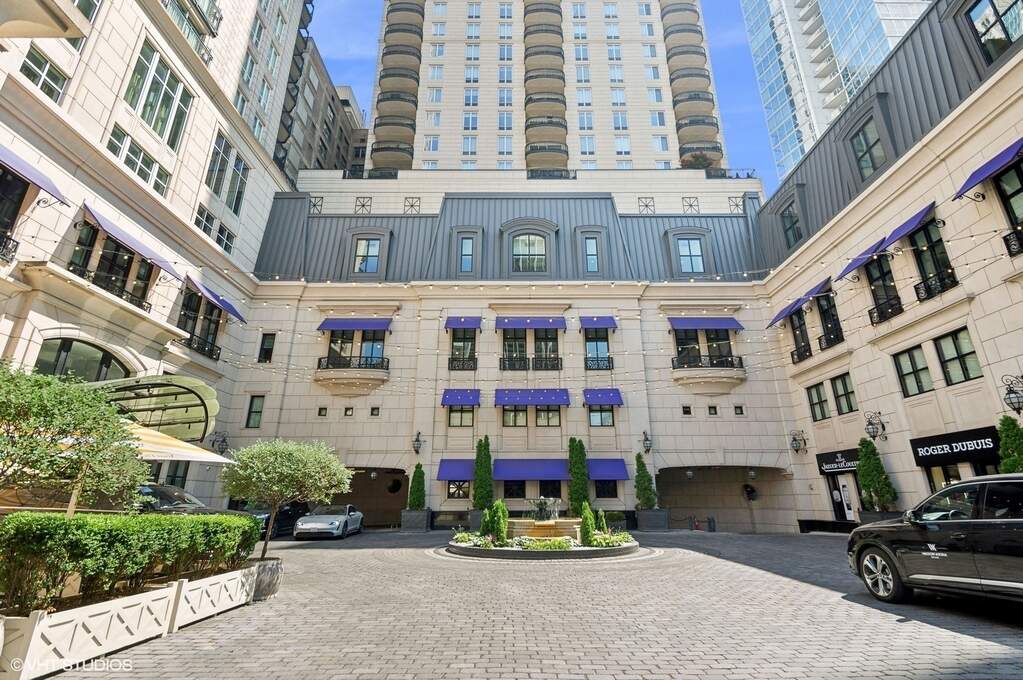 11 E Walton Street #4001 property in Chicago