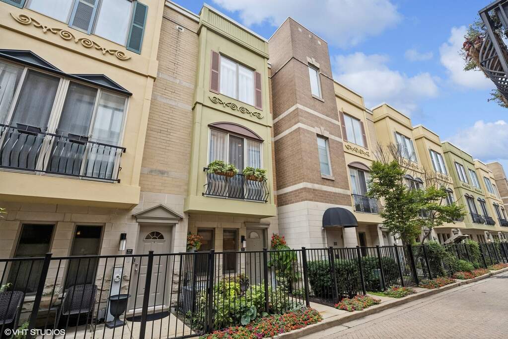 909 W Ohio Street #5 property in Chicago