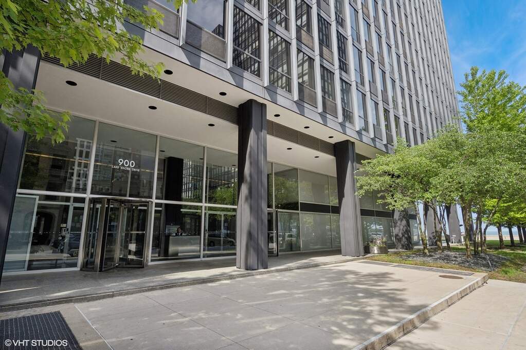 900 N Lake Shore Drive #1809 property in Chicago