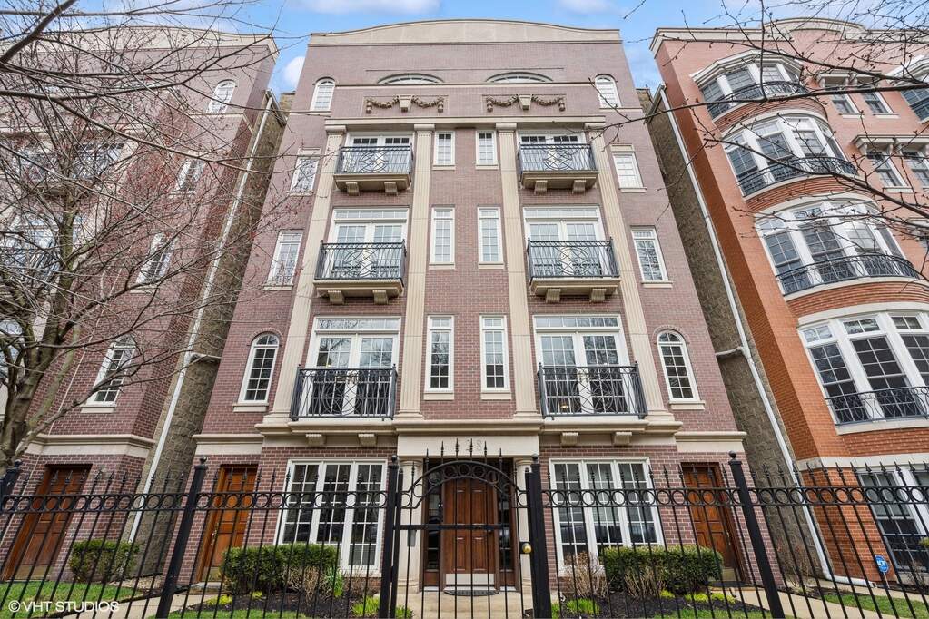 628 W Wrightwood Avenue #5E property in Chicago