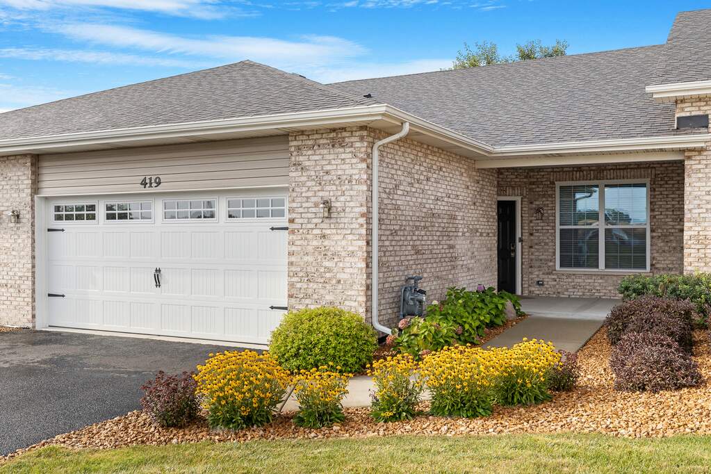 419 Bluebell Drive property in Bolingbrook