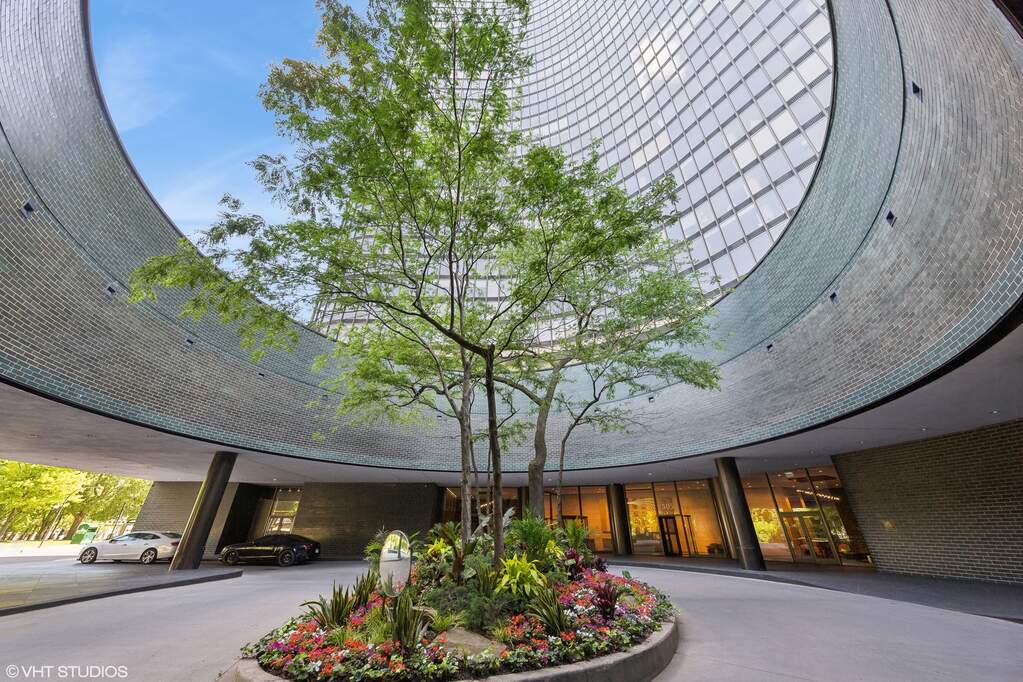 505 N Lake Shore Drive #1816-17 property in Chicago