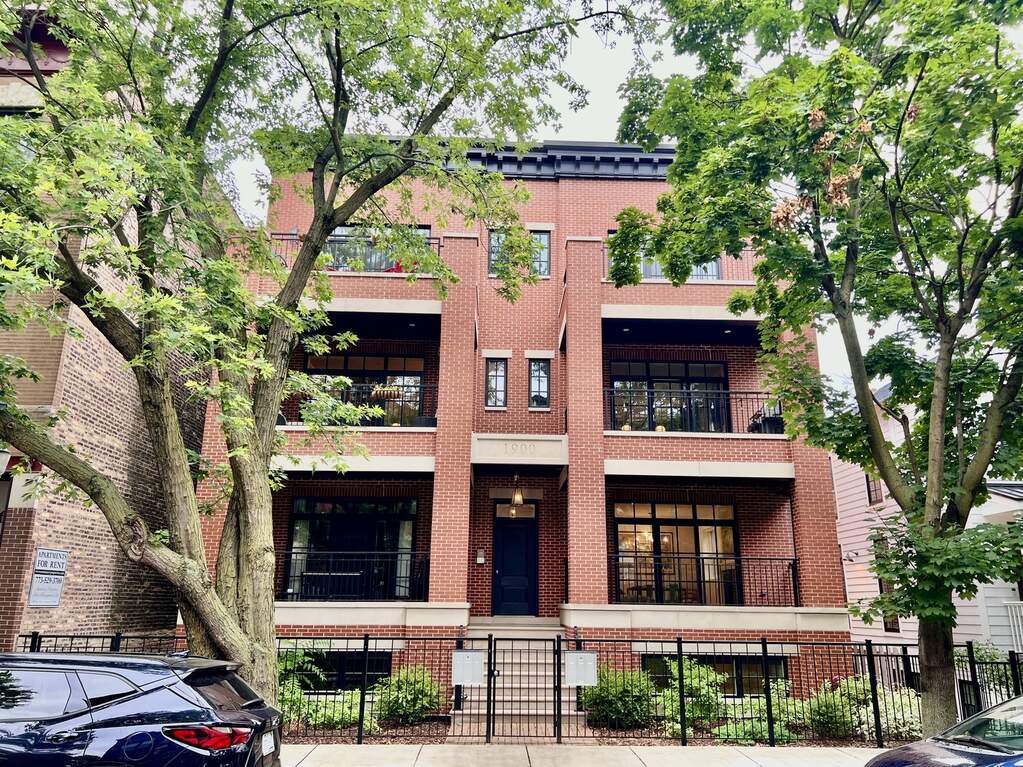 1900 N Sheffield Avenue #1N property in Chicago