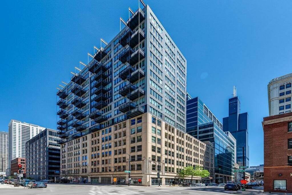 565 W Quincy Street #1317 property in Chicago