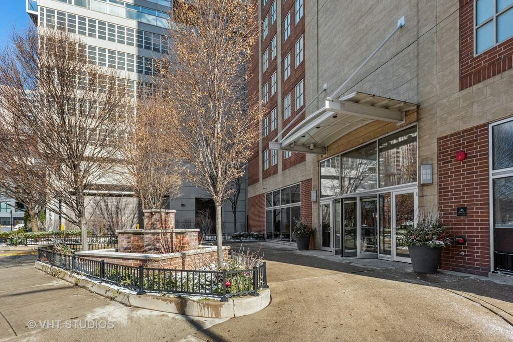 645 N Kingsbury Street #806 property in Chicago