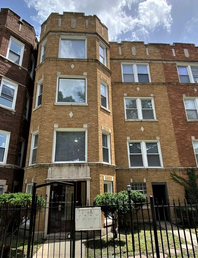 7829 S Essex Avenue property in Chicago