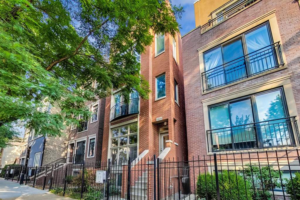 2428 W Cortez Street #1 property in Chicago