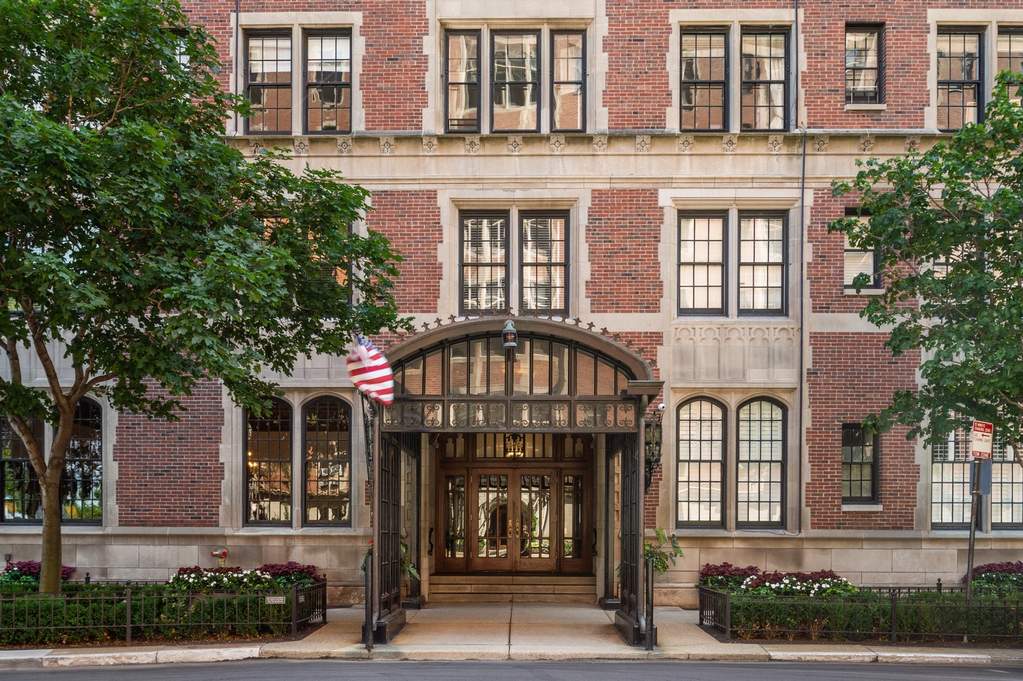 1120 N Lake Shore Drive #6A property in Chicago