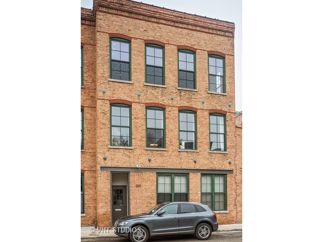1237 N Honore Street #3S property in Chicago